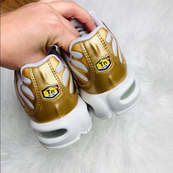 😍New Nike Air Max Plus ‘White & Gold’ - Picture 3 of 8